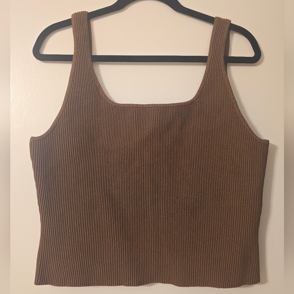 Aritzia (Babaton) Chocolate Brown SculptKnit Tank in size 2XL